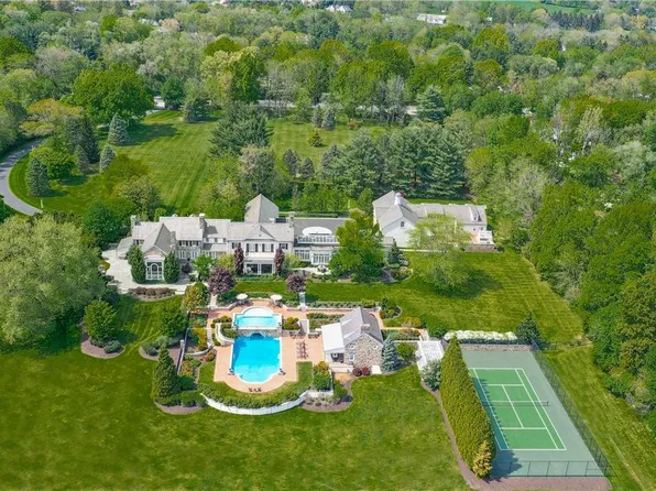 1616 Saucon Valley Rd, Bethlehem, PA 18015
