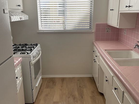 4th image of 1444 S Wooster St APT 2