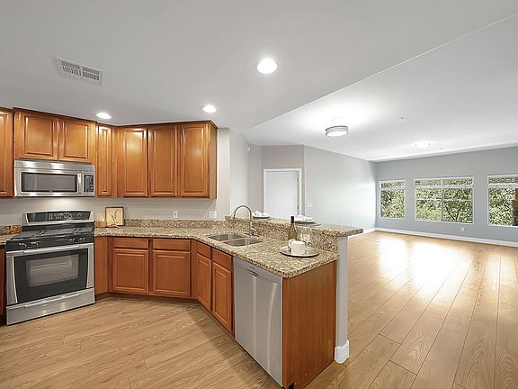 4th image of 5450 E Deer Valley Dr Unit 3220