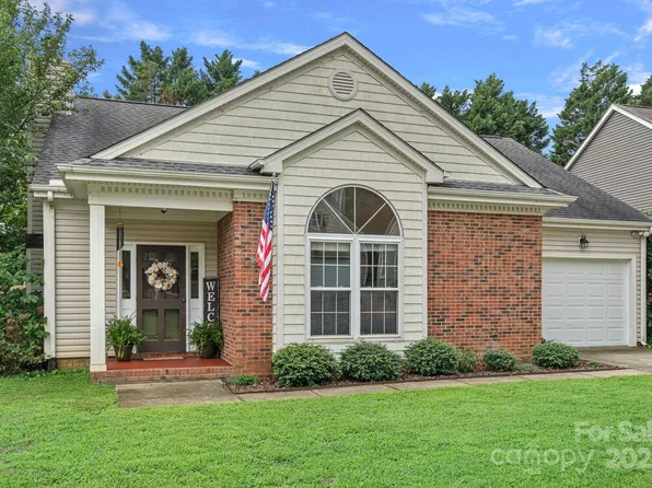 145 Ashford Hollow Ln, Mooresville, NC 28117