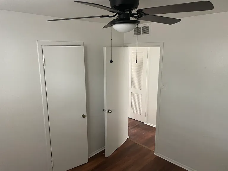 21911 Fern Ave — Photo 5