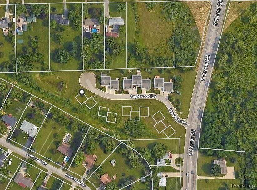1st image of Applewood Ln