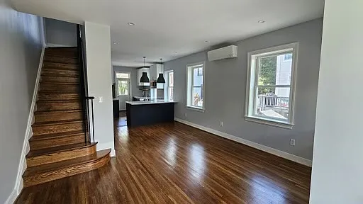 618 Tewkesbury Pl NW — Photo 8