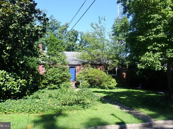 2608 Jeanne St, Falls Church, VA 22046