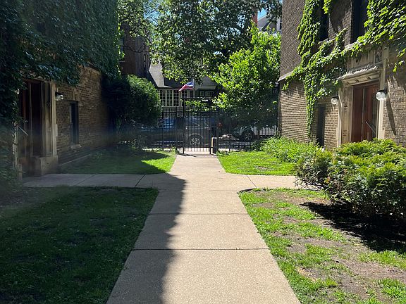 2nd image of 3163 N Hudson Ave APT J1