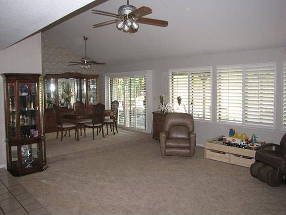 3rd image of 1411 Hillside Ln