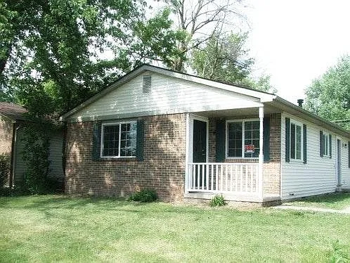 304 Oriole St photo 1