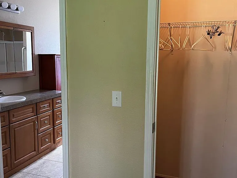 1449 Anderson Ave — Photo 14
