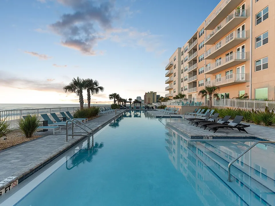 Triton Cay - Daytona Apartments