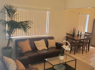 1247 E 40th Pl, Los Angeles, CA 90011