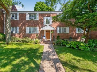 35 Nathan Hale Dr APT 25B, Huntington, NY 11743