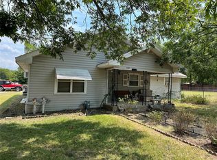 402 S Carter St, Whitewright, TX 75491
