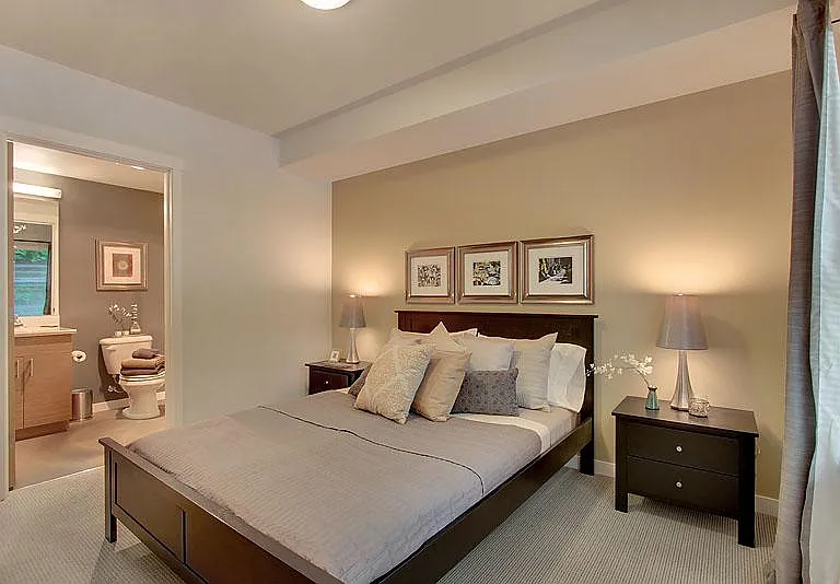 Compass Apartments — Photo 12