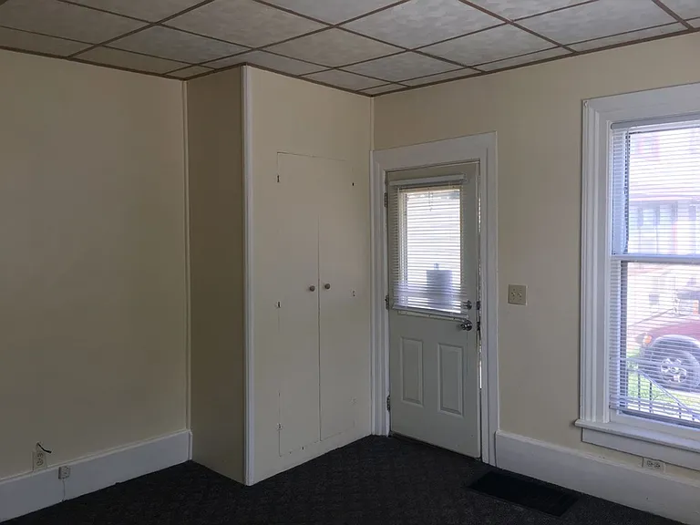 225 W Washington Ave — Photo 2