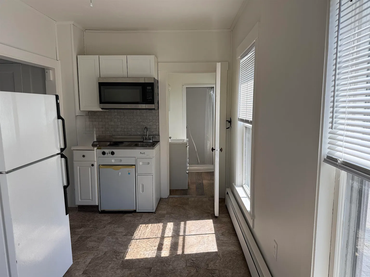 1 bed, 576 sqft, $1,100 — Photo 2