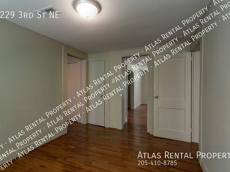 2229 3rd St NE — Photo 8