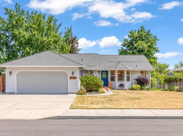 634 NW 22nd St, Redmond, OR 97756