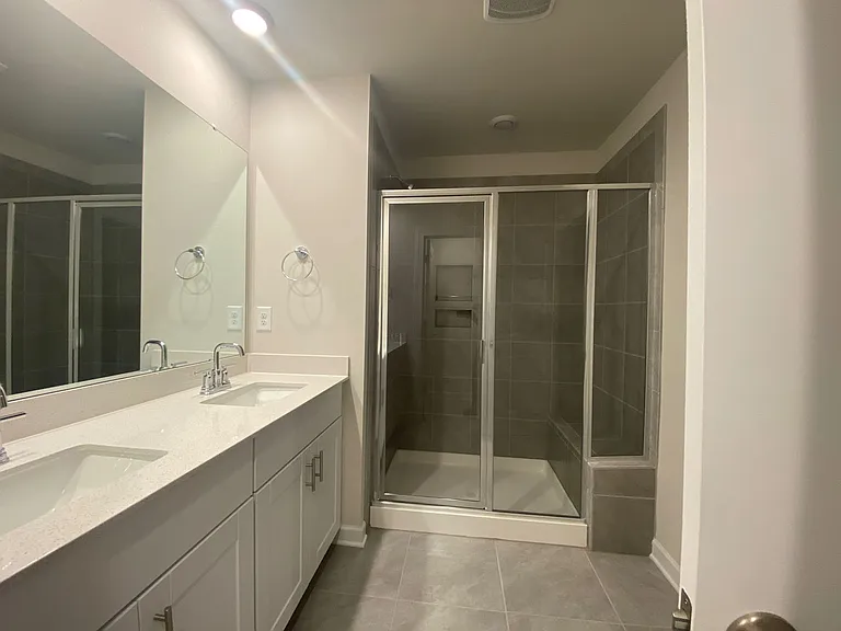 3762 Memorial Pkwy — Photo 29