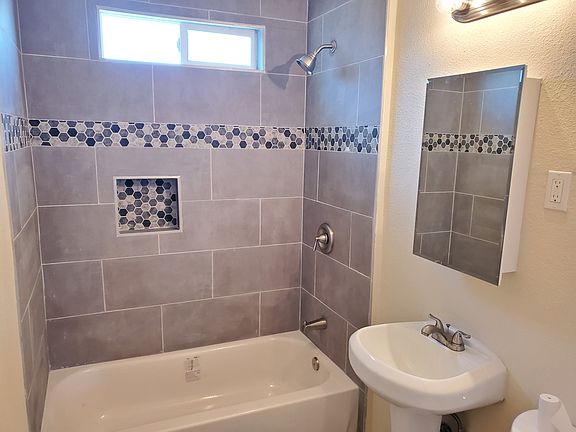4th image of 830 11th St #834