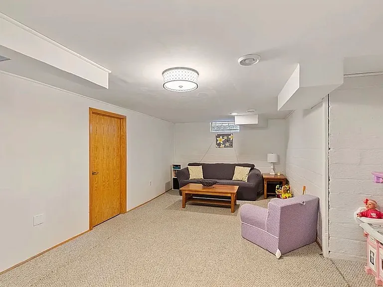 2716 Abbott Ave N — Photo 17
