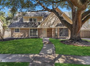 15402 Sterling Lake Dr, Houston, TX 77095