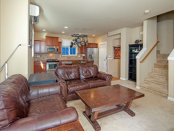 5th image of 364 NE Darby Ln #141