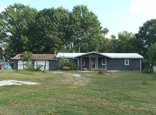 1661 Hawaii Rd, Humboldt, KS 66748