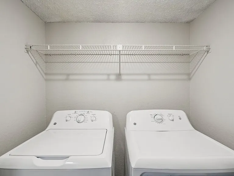Fieldcrest Apartments — Photo 42
