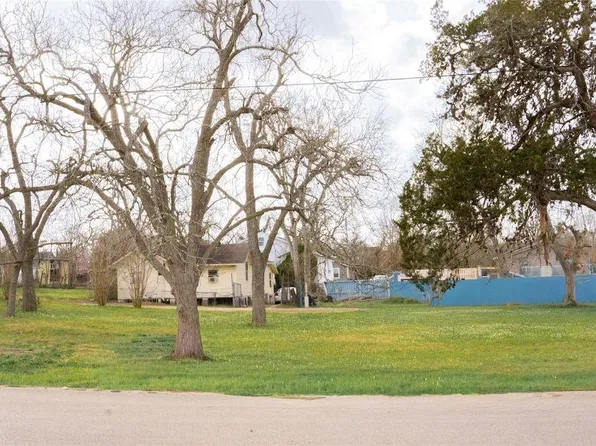 204 3rd St, Rosenberg, TX 77471