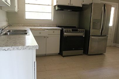 4th image of 1306 Maryland Dr #B