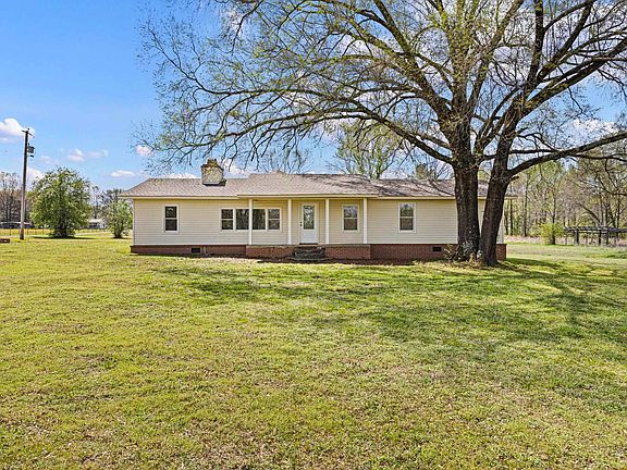 3rd image of 31 Crooked Pine Ln