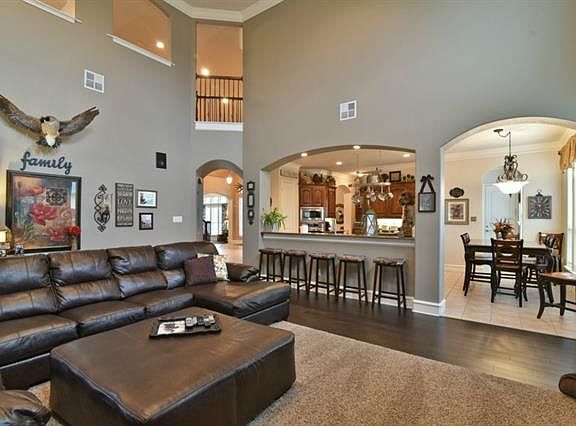 4th image of 825 Pecos Ct