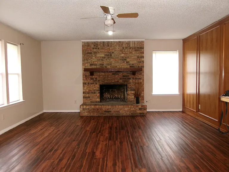 1817 Family Cir #1817 — Photo 2