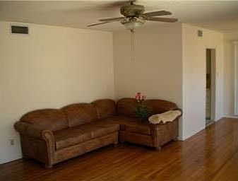 3rd image of 2325 Walgrove Ave