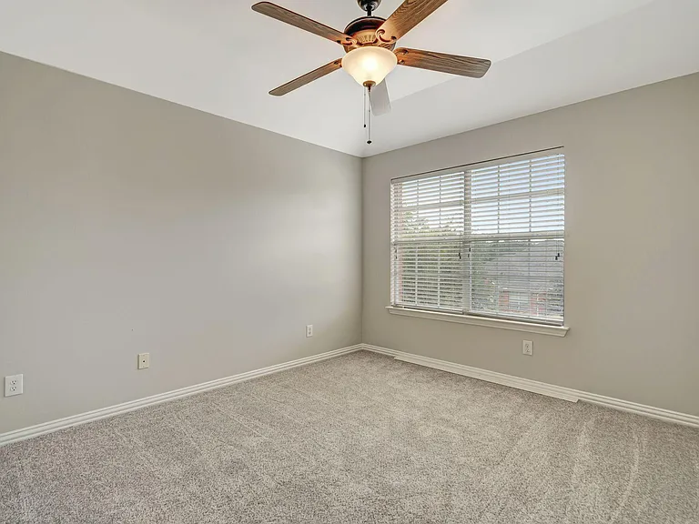 210 Red Bluff Dr — Photo 20