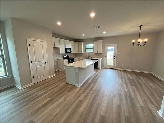 4th image of 75517 Joyce Dr