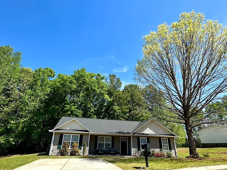 Falcon Ridge Dr — Photo 1