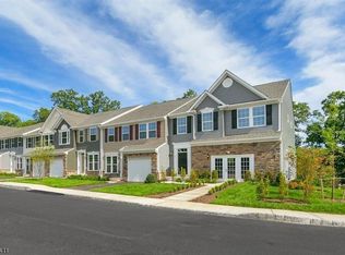 15 Shadetree Ln, Mount Arlington, NJ 07856