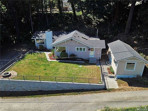2nd image of 608 N 5th Ave SW