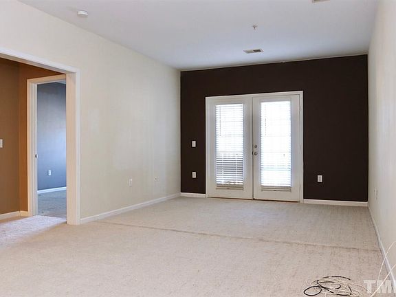 5th image of 3429-306 N Church St