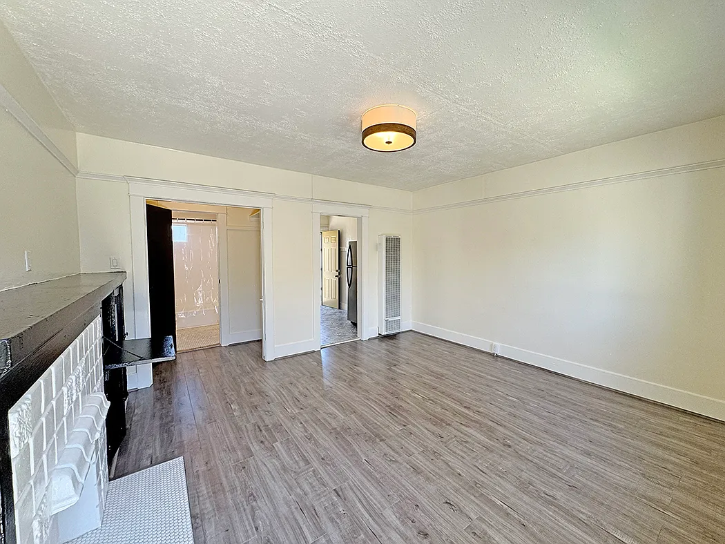 577 Walnut Ave — Photo 3