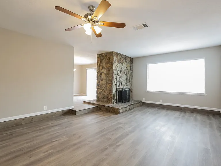8116 Eginton Ave — Photo 3