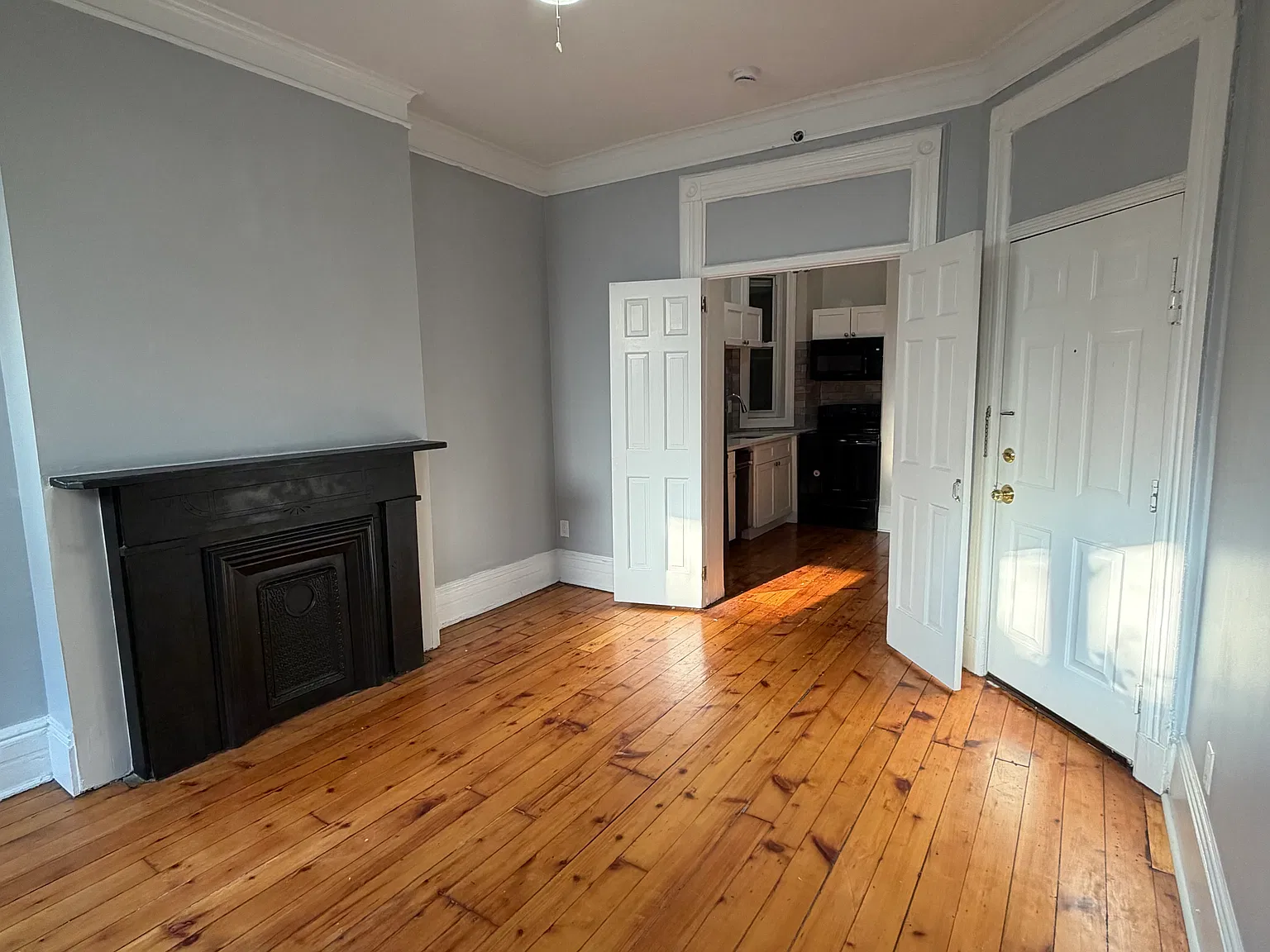 2 bed, 800 sqft, $2,975 — Photo 4