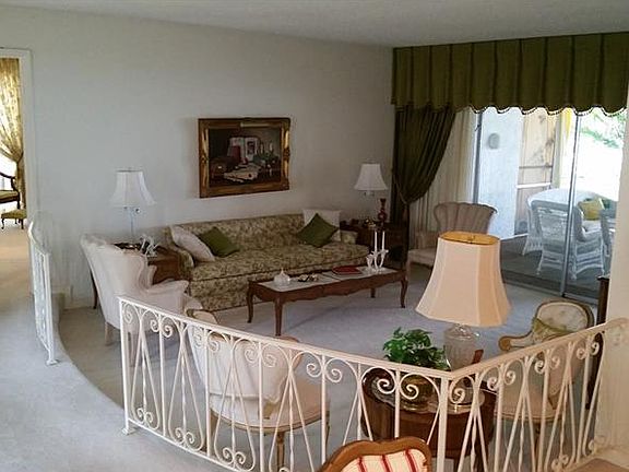 3rd image of 3932 Peninsular Dr