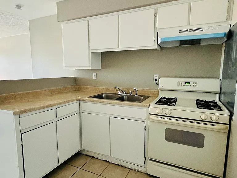 419 Dallas St SE #A — Photo 10