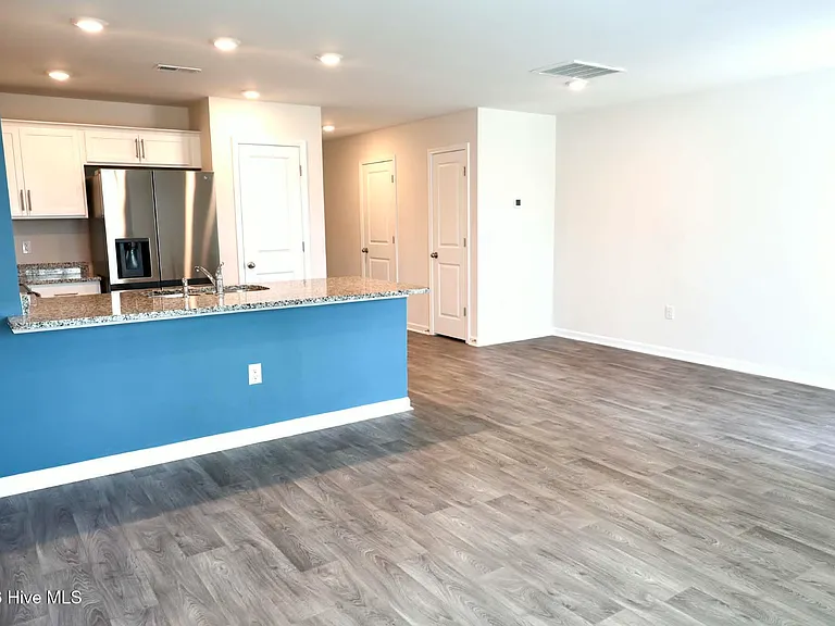 2109 Gracie Ln — Photo 11