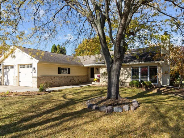 64 Eastbrook Ln, Fond Du Lac, WI 54935
