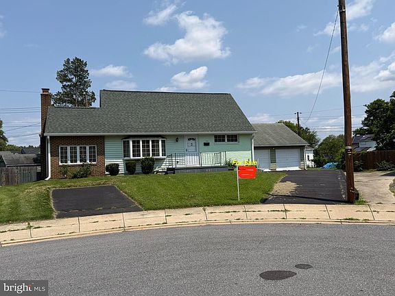2nd image of 125 Elm Dr