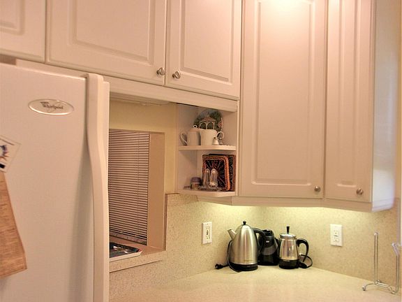 3rd image of 1225 NW 21st Street #1001