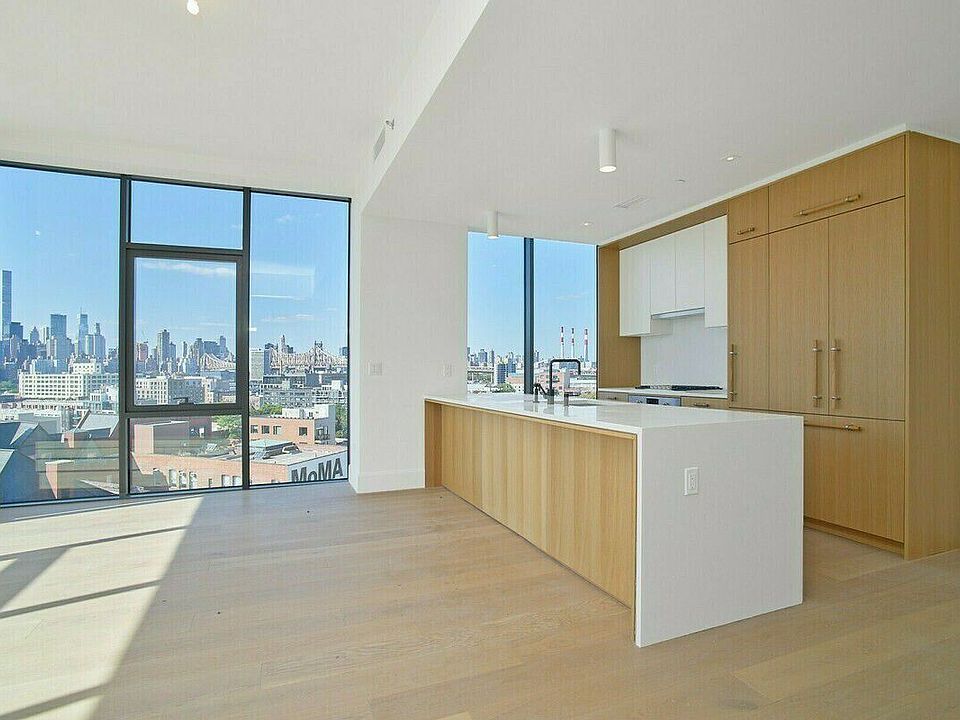 1st image of 2218 Jackson Ave #1002